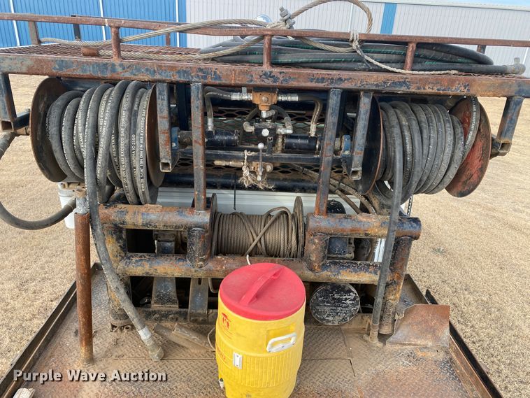 image for item DL1330 2007 International 4300  Crew Cab flatbed truck