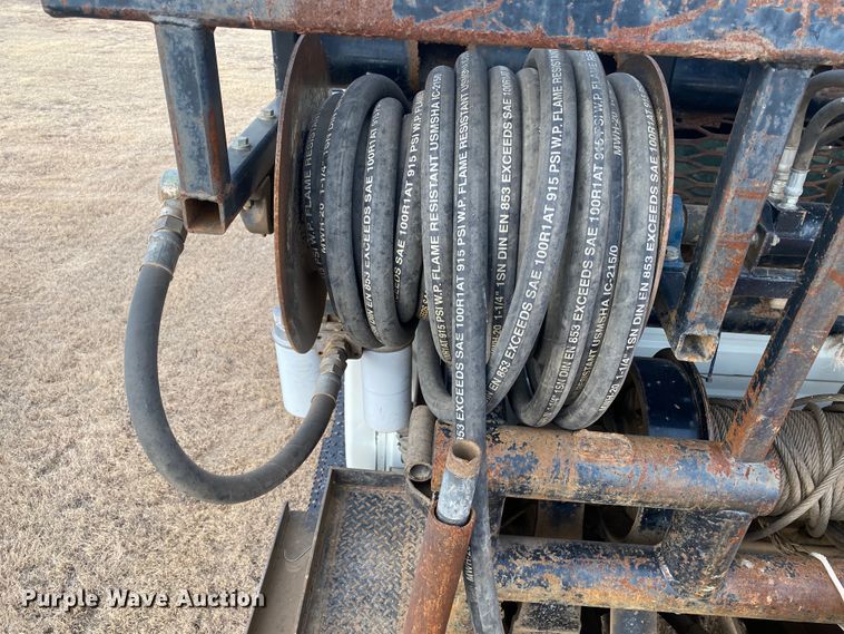 image for item DL1330 2007 International 4300  Crew Cab flatbed truck