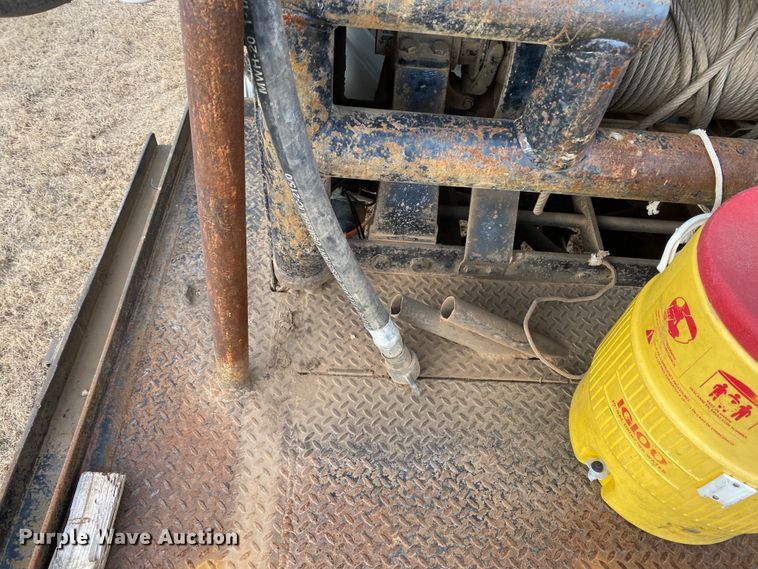 image for item DL1330 2007 International 4300  Crew Cab flatbed truck