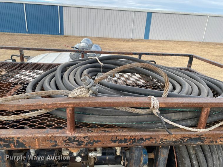 image for item DL1330 2007 International 4300  Crew Cab flatbed truck