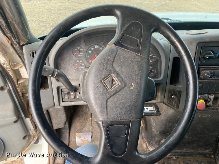 image for item DL1330 2007 International 4300  Crew Cab flatbed truck