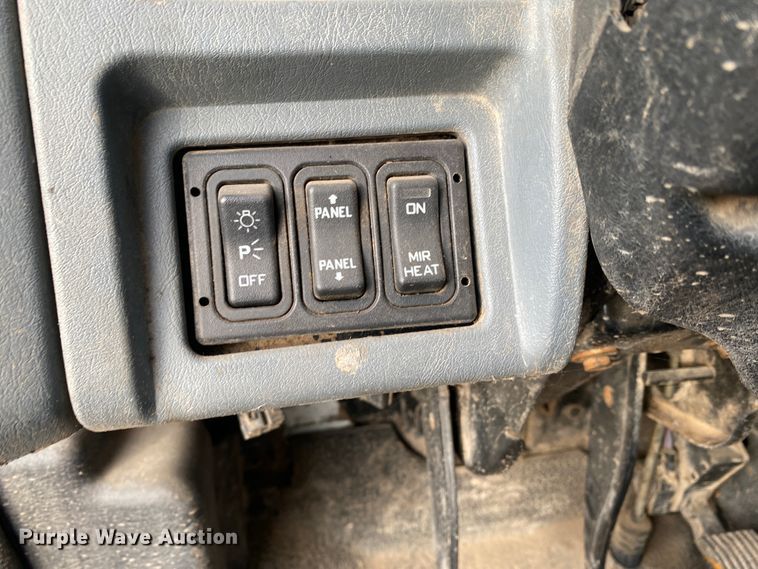 image for item DL1330 2007 International 4300  Crew Cab flatbed truck