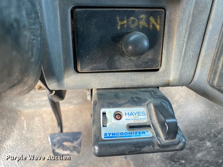 image for item DL1330 2007 International 4300  Crew Cab flatbed truck