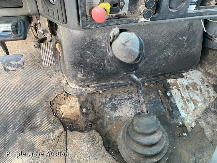 image for item DL1330 2007 International 4300  Crew Cab flatbed truck