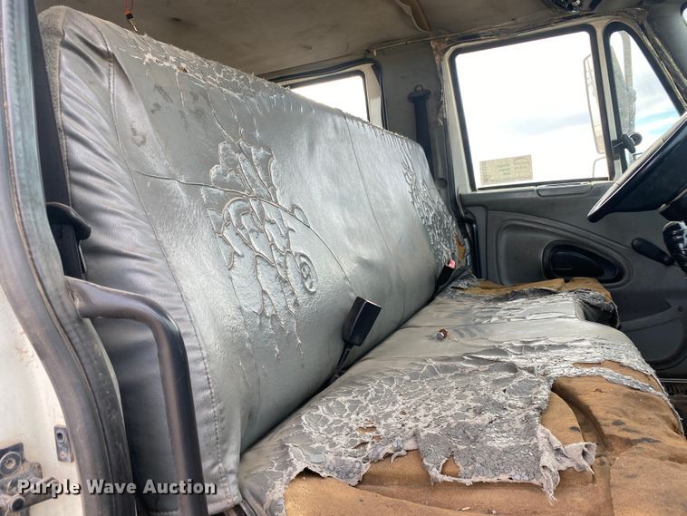 image for item DL1330 2007 International 4300  Crew Cab flatbed truck