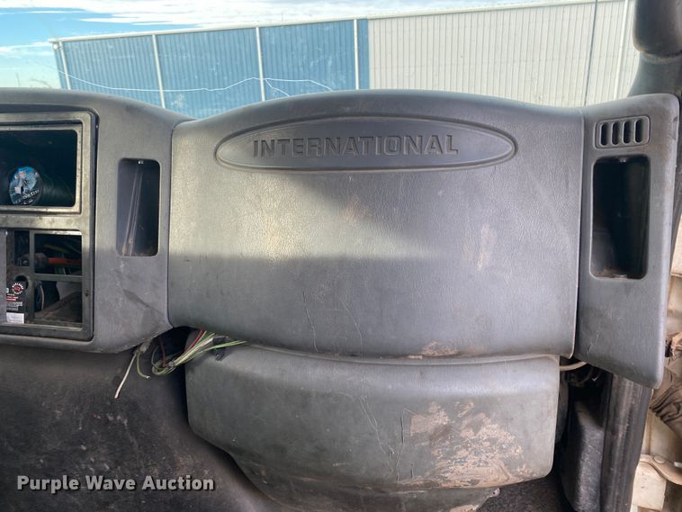 image for item DL1330 2007 International 4300  Crew Cab flatbed truck