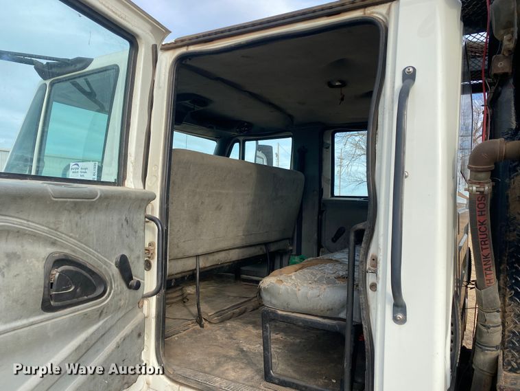 image for item DL1330 2007 International 4300  Crew Cab flatbed truck