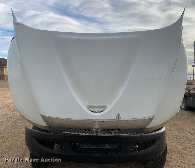 image for item DL1330 2007 International 4300  Crew Cab flatbed truck