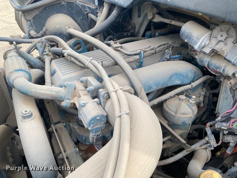 image for item DL1330 2007 International 4300  Crew Cab flatbed truck