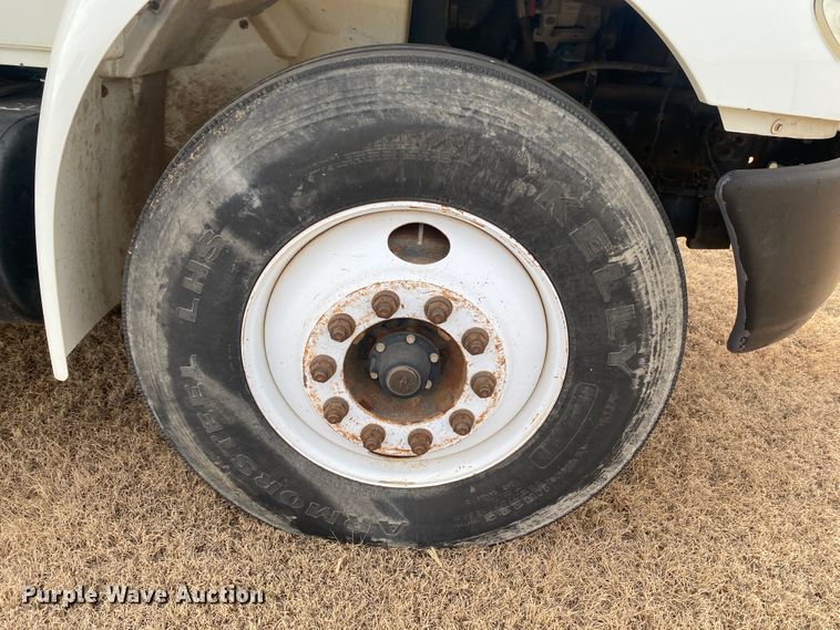 image for item DL1330 2007 International 4300  Crew Cab flatbed truck