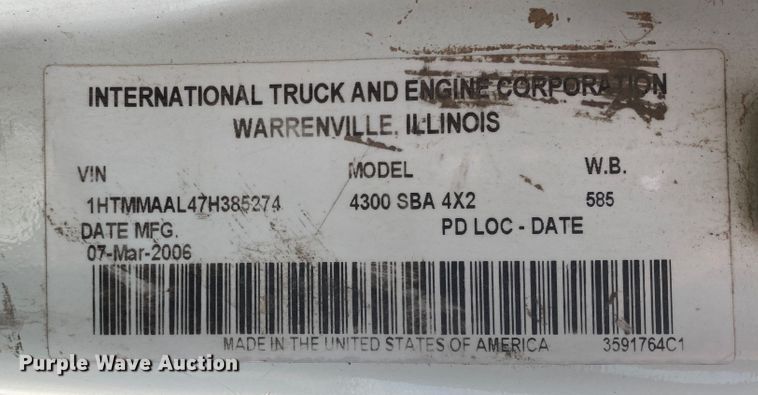 image for item DL1330 2007 International 4300  Crew Cab flatbed truck