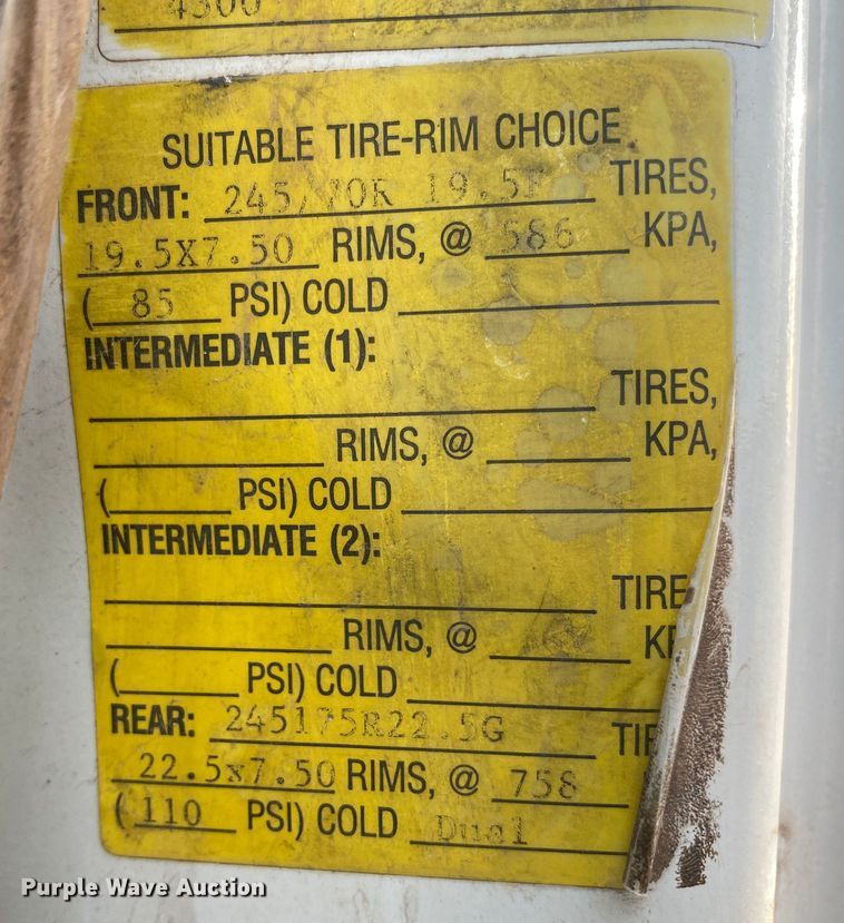 image for item DL1330 2007 International 4300  Crew Cab flatbed truck