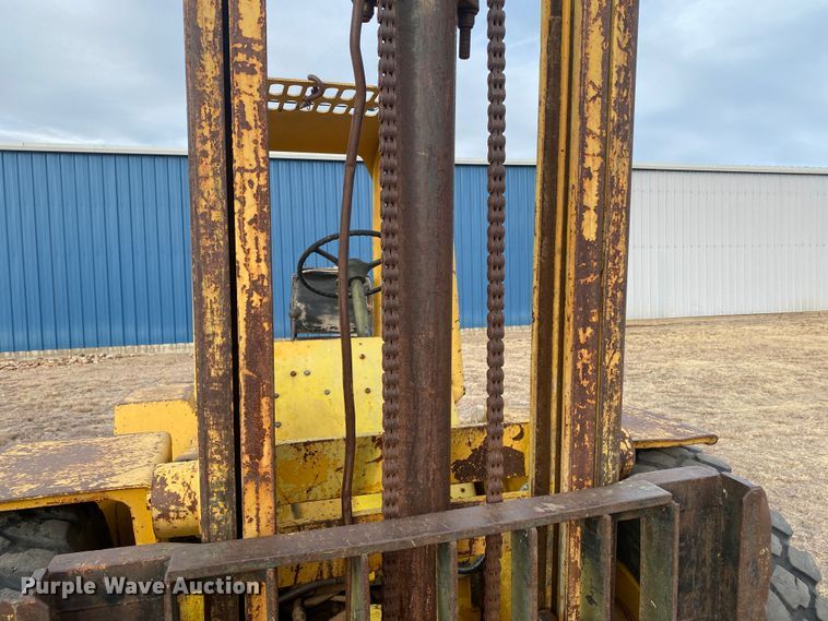 image for item DL1331 Hyster  forklift