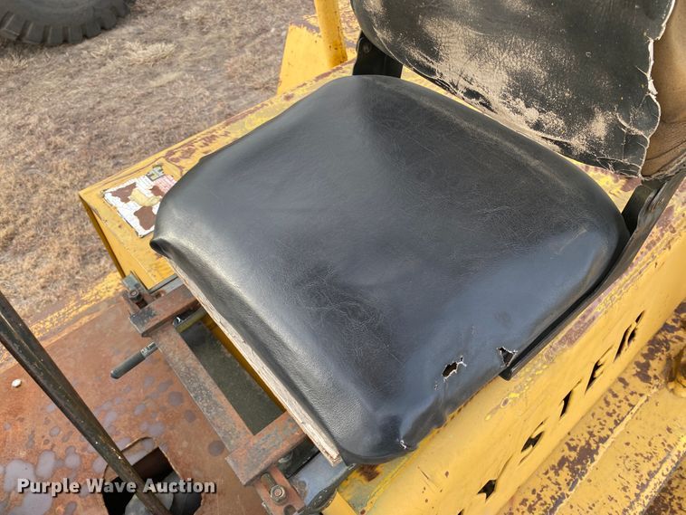 image for item DL1331 Hyster  forklift