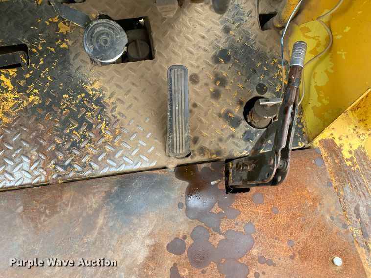 image for item DL1331 Hyster  forklift