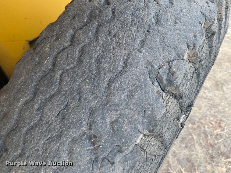 image for item DL1331 Hyster  forklift