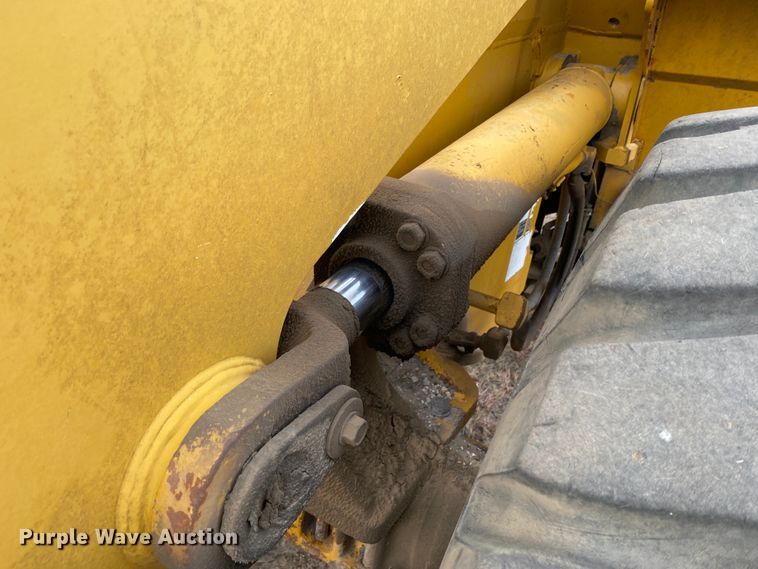 image for item DL1332 2004 Kawasaki 80Z V  wheel loader
