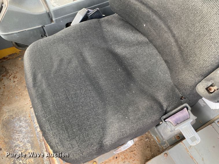 image for item DL1332 2004 Kawasaki 80Z V  wheel loader