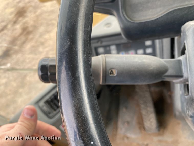 image for item DL1332 2004 Kawasaki 80Z V  wheel loader