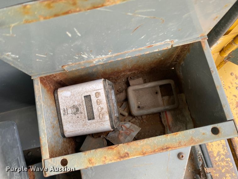 image for item DL1332 2004 Kawasaki 80Z V  wheel loader