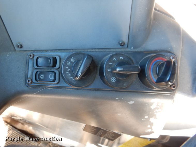 image for item DL5899 2005 American Lafrance L24M-75  aerial platform fire truck