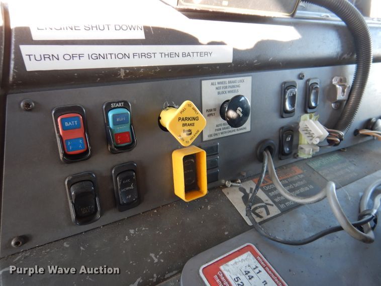 image for item DL5899 2005 American Lafrance L24M-75  aerial platform fire truck