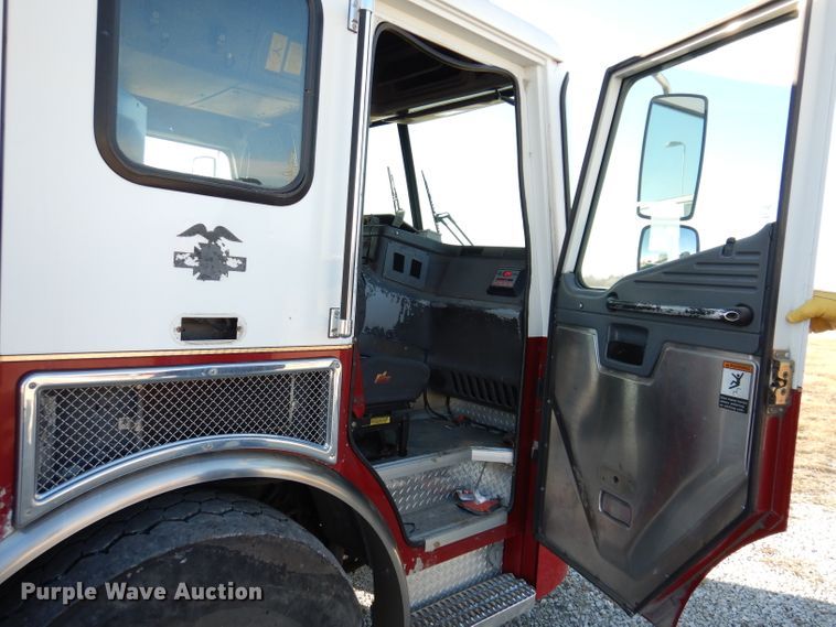 image for item DL5899 2005 American Lafrance L24M-75  aerial platform fire truck