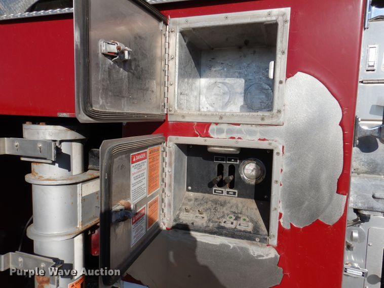 image for item DL5899 2005 American Lafrance L24M-75  aerial platform fire truck