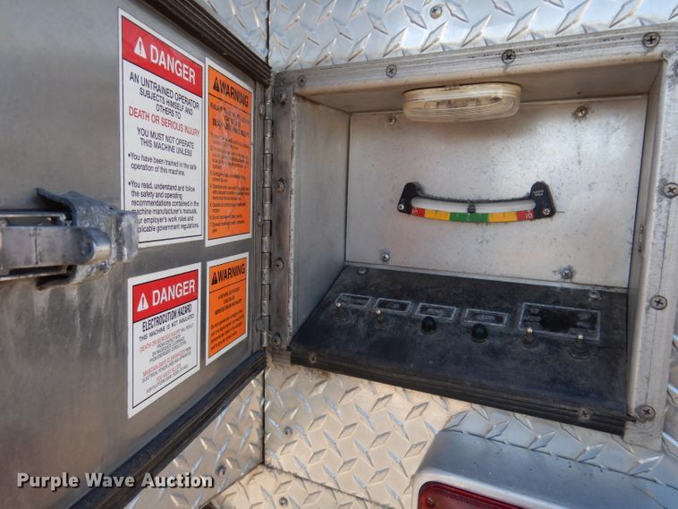 image for item DL5899 2005 American Lafrance L24M-75  aerial platform fire truck