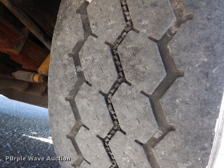 image for item DL5899 2005 American Lafrance L24M-75  aerial platform fire truck