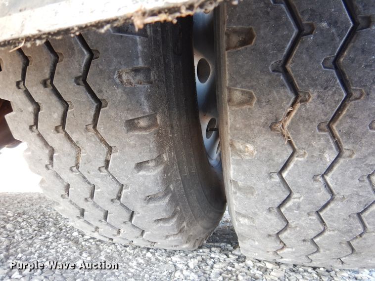 image for item DL5899 2005 American Lafrance L24M-75  aerial platform fire truck