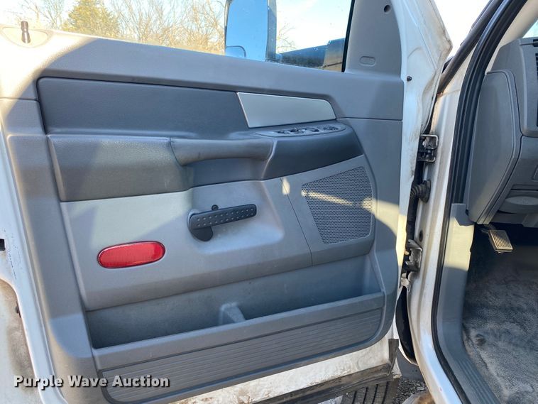 image for item DL6801 2008 Dodge Ram 5500HD  Quad Cab truck cab and chassis