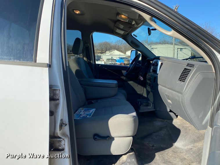 image for item DL6801 2008 Dodge Ram 5500HD  Quad Cab truck cab and chassis