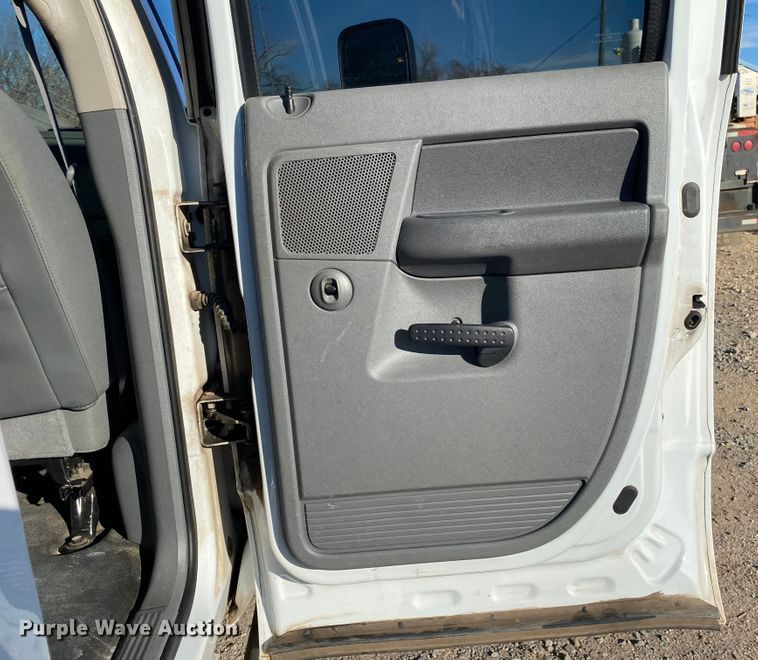 image for item DL6801 2008 Dodge Ram 5500HD  Quad Cab truck cab and chassis