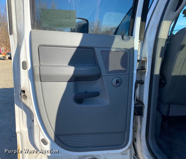 image for item DL6801 2008 Dodge Ram 5500HD  Quad Cab truck cab and chassis