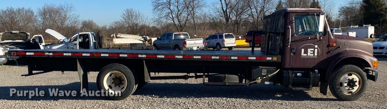 image for item DL6809 2002 International 4700  flatbed truck