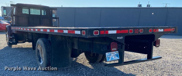 image for item DL6809 2002 International 4700  flatbed truck