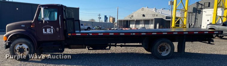 image for item DL6809 2002 International 4700  flatbed truck