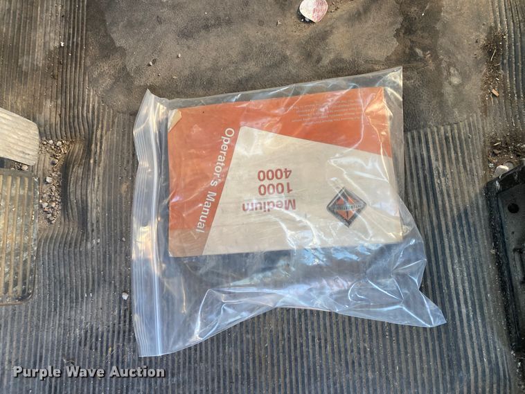 image for item DL6809 2002 International 4700  flatbed truck