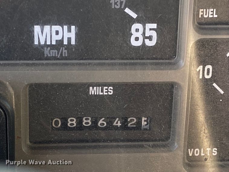 image for item DL6809 2002 International 4700  flatbed truck