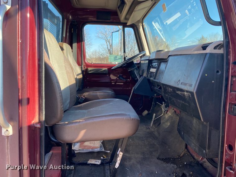 image for item DL6809 2002 International 4700  flatbed truck