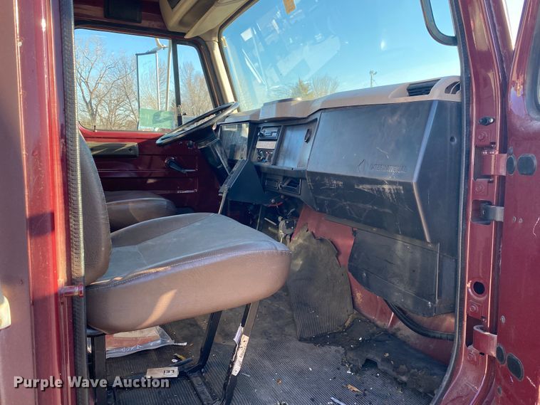 image for item DL6809 2002 International 4700  flatbed truck