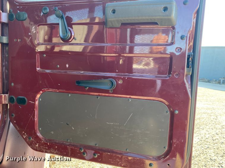 image for item DL6809 2002 International 4700  flatbed truck