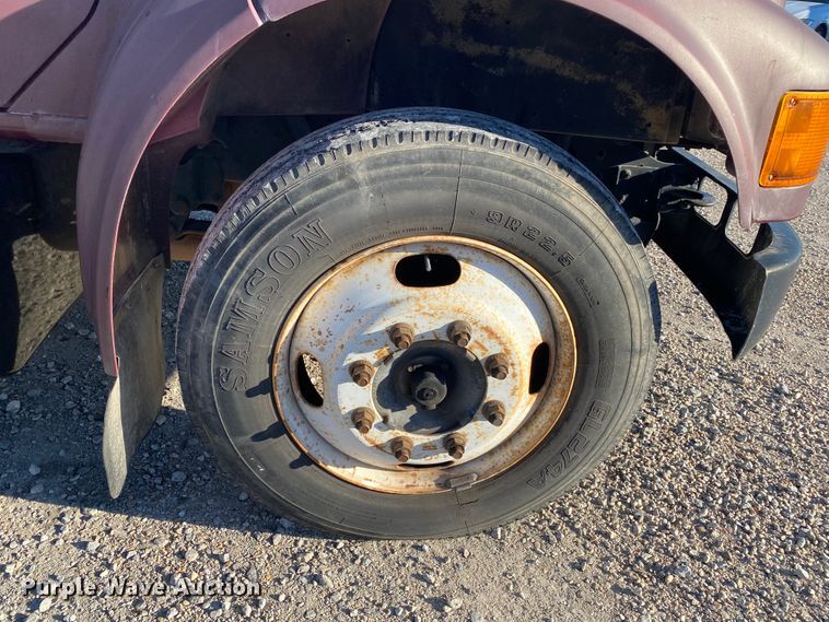 image for item DL6809 2002 International 4700  flatbed truck