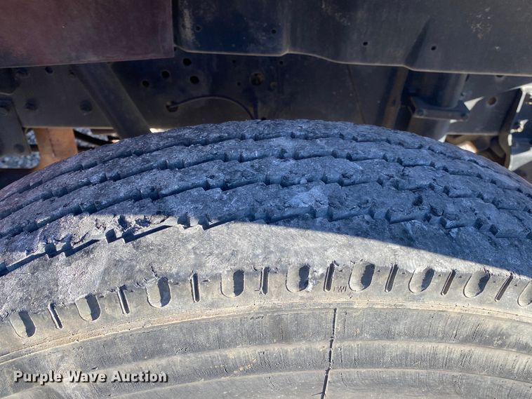 image for item DL6809 2002 International 4700  flatbed truck