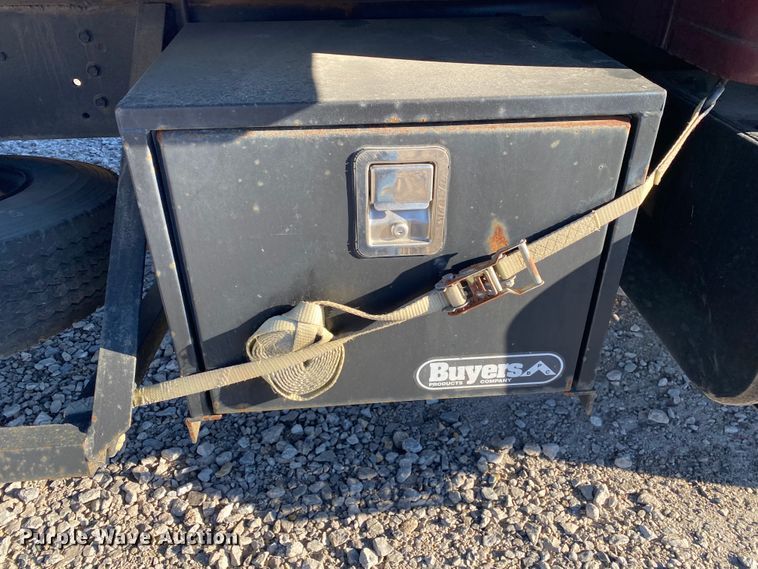 image for item DL6809 2002 International 4700  flatbed truck