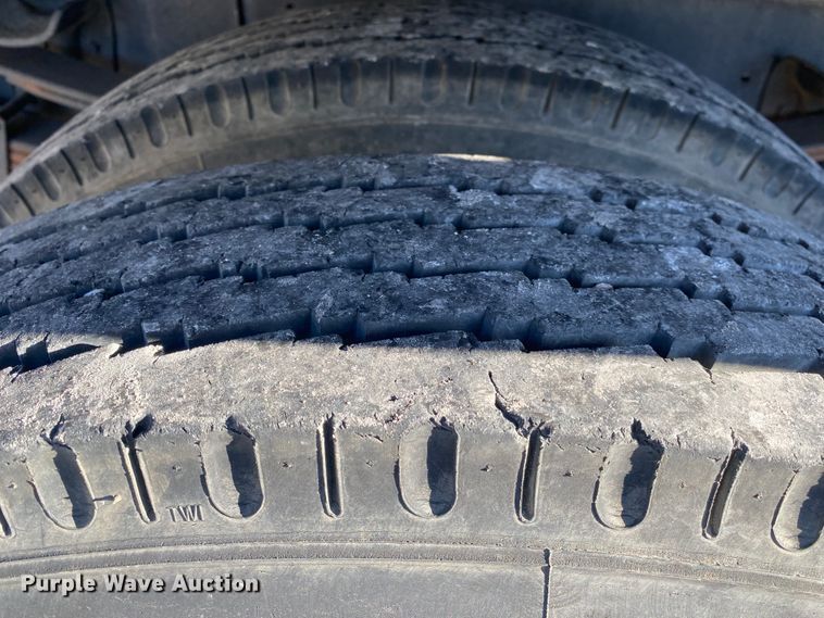 image for item DL6809 2002 International 4700  flatbed truck