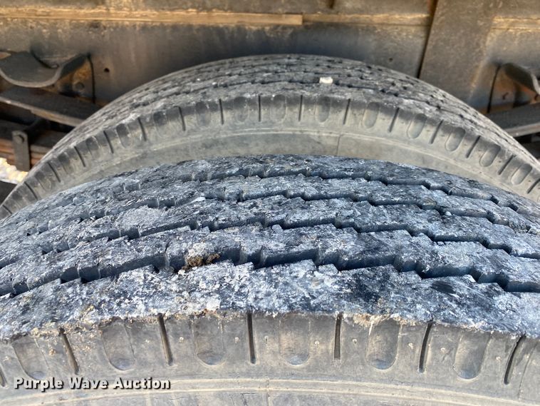 image for item DL6809 2002 International 4700  flatbed truck