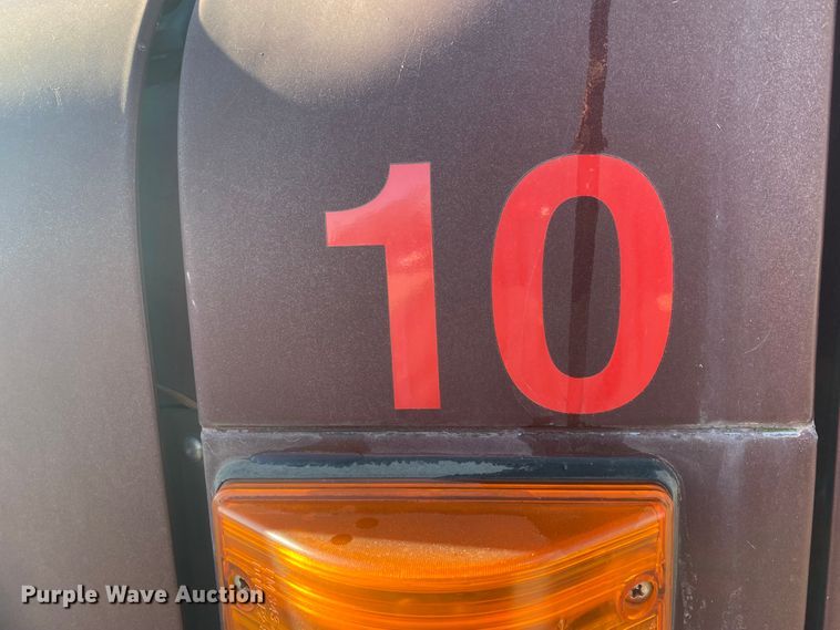 image for item DL6809 2002 International 4700  flatbed truck