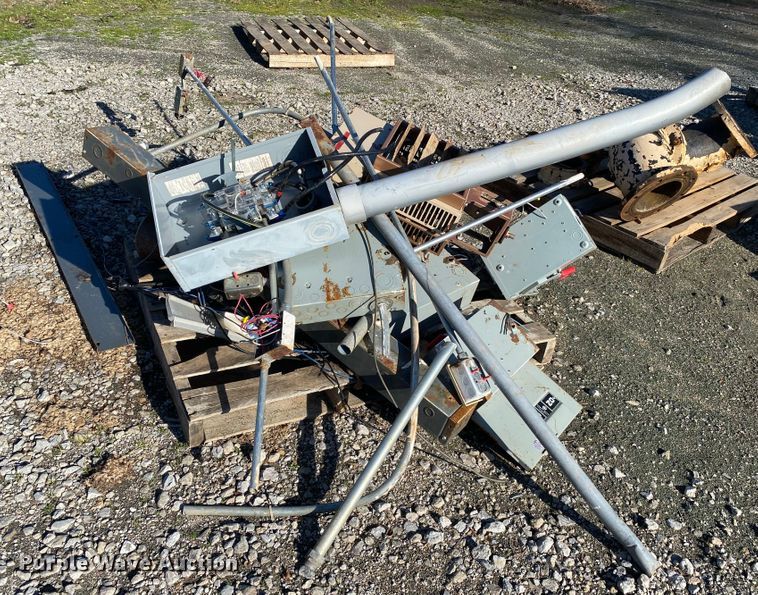 image for item DL6811 Water pump